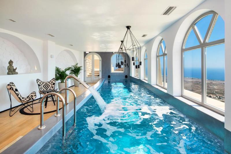 Skyfall Suites - Genel