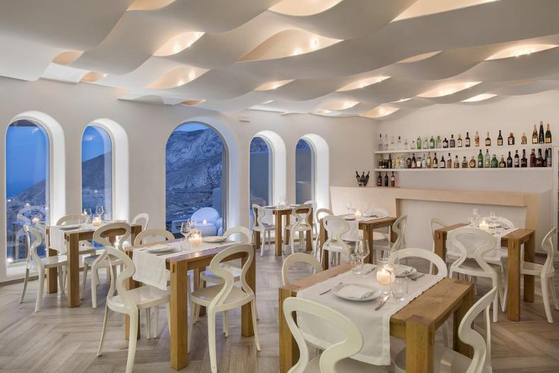 Skyfall Suites - Restoran
