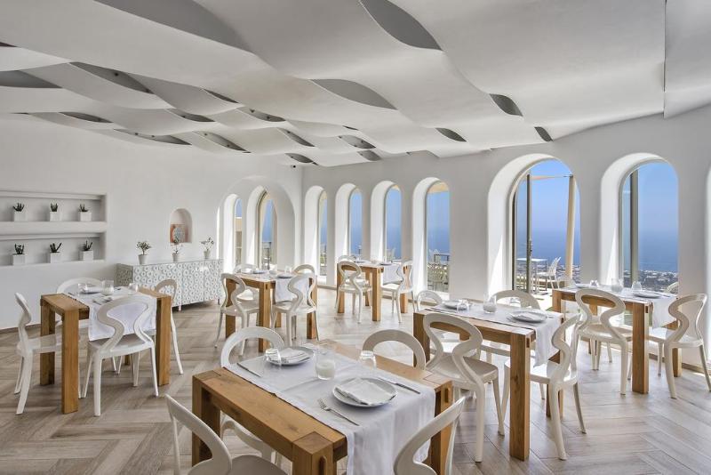 Skyfall Suites - Restoran