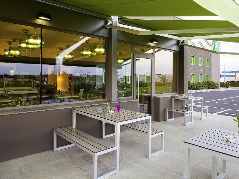 ibis Styles Lleida Torrefarrera - Bar