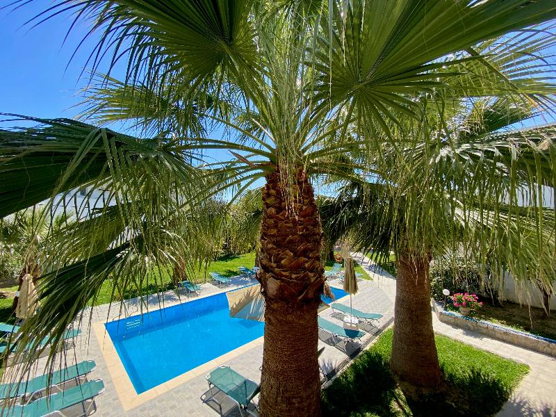 Manolis Apartments - Genel
