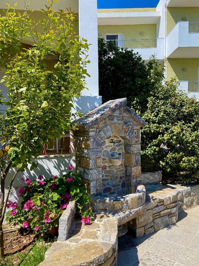 Manolis Apartments - Genel