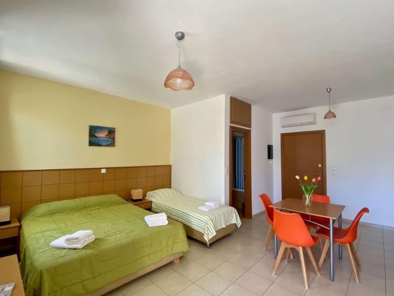 Manolis Apartments - Oda