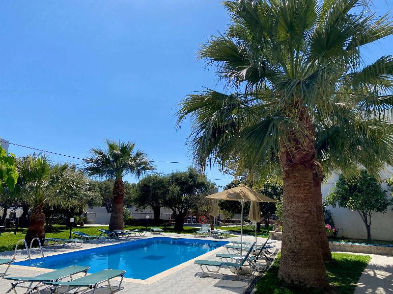 Manolis Apartments - Havuz