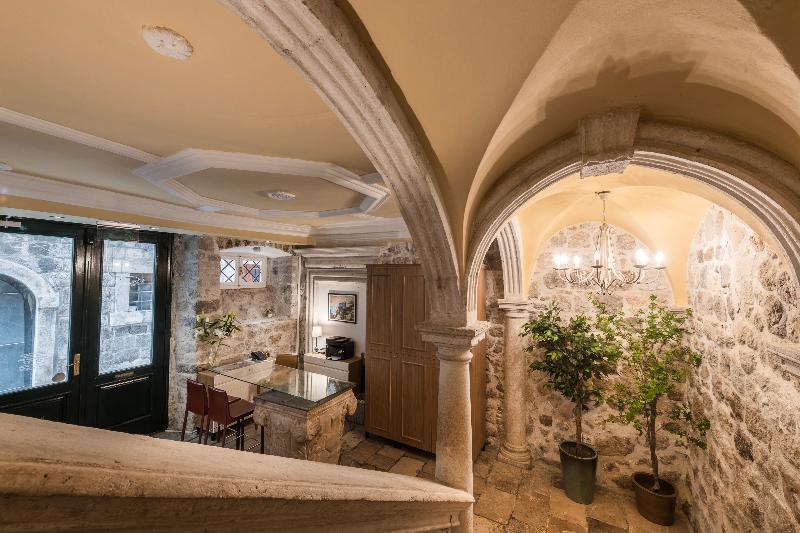 Palmotta Palace - Lobi