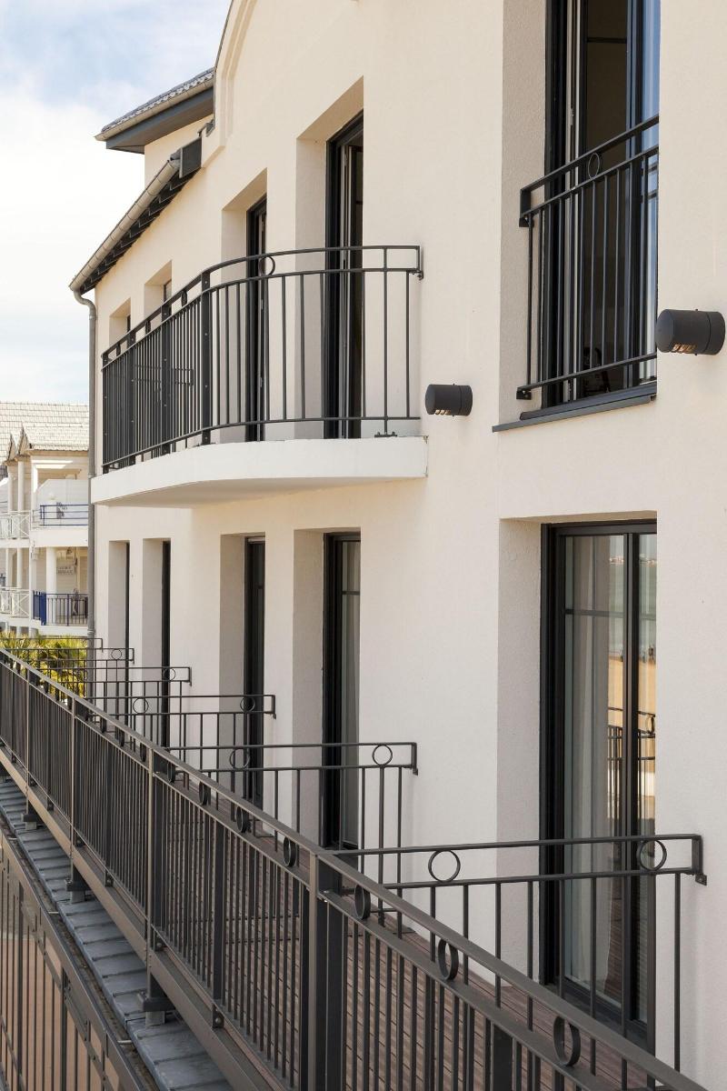 Hotel Les Flots - Genel