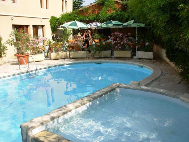 Hotel Valence Est Clos des Tanneurs - Havuz
