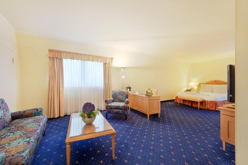 The Q - Quadro City Hotel - Oda