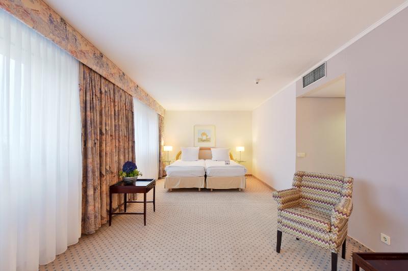 The Q - Quadro City Hotel - Oda