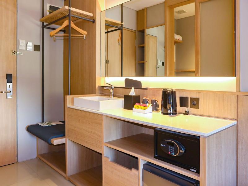 HARRIS Hotel and Conventions Denpasar Bali - Oda
