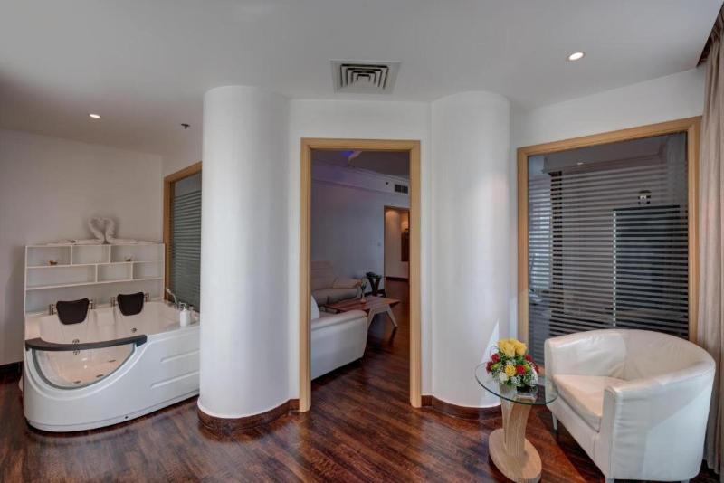 Sunday Mega Hotel Sheikh Zayed Road Near DIFC - Oda