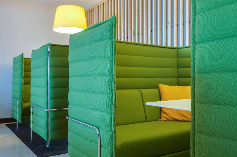 Park Inn by Radisson Dammam - Bar