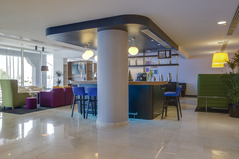 Park Inn by Radisson Dammam - Lobi