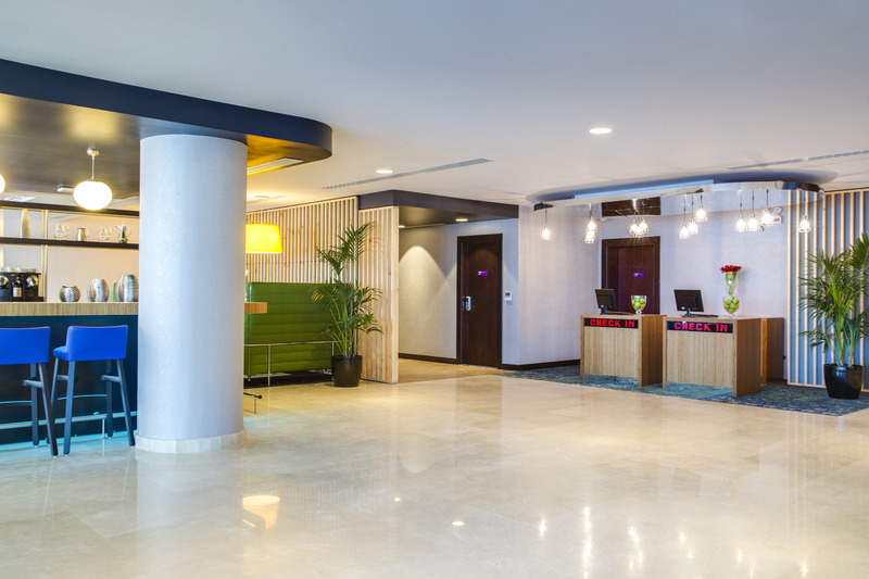Park Inn by Radisson Dammam - Lobi