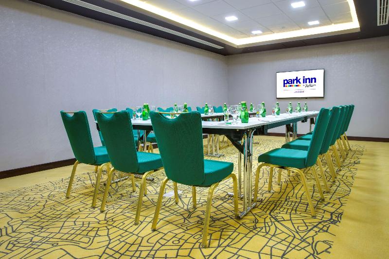 Park Inn by Radisson Dammam - Toplantı