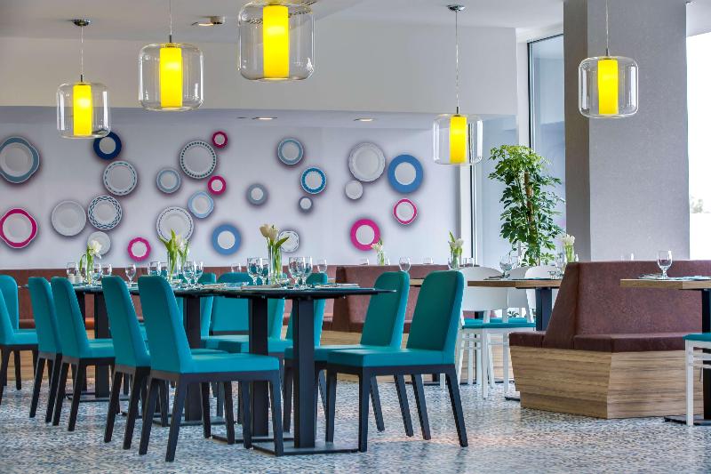 Park Inn by Radisson Dammam - Restoran