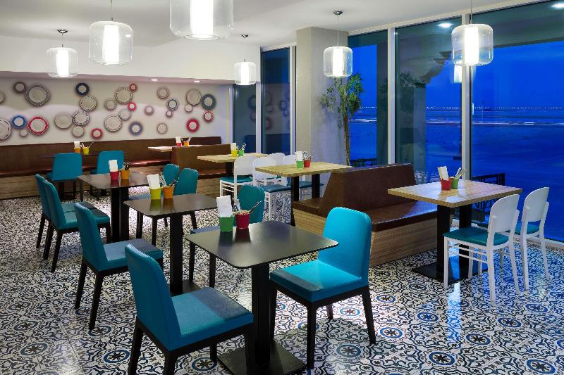 Park Inn by Radisson Dammam - Restoran