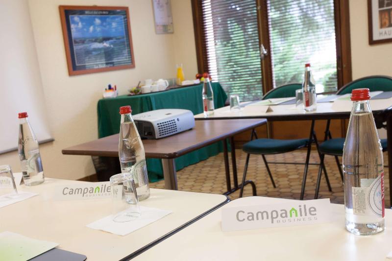 Campanile Fougeres - Toplantı
