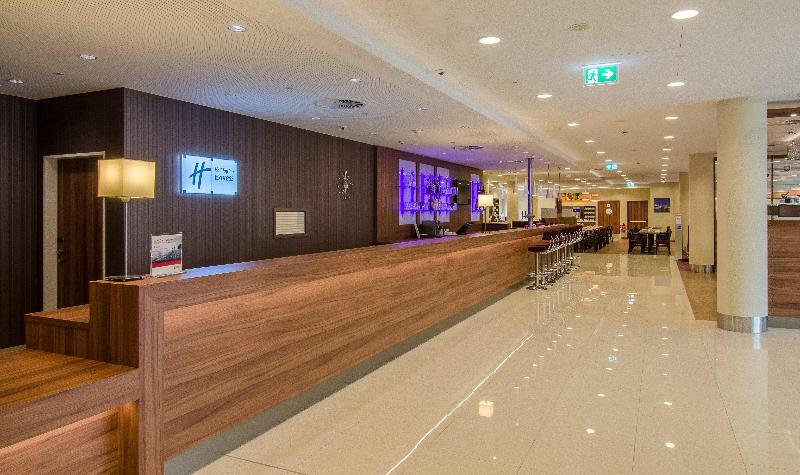 Premier Inn Düsseldorf City Centre - Lobi