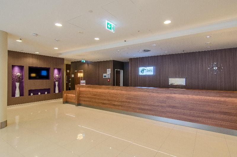 Premier Inn Düsseldorf City Centre - Lobi