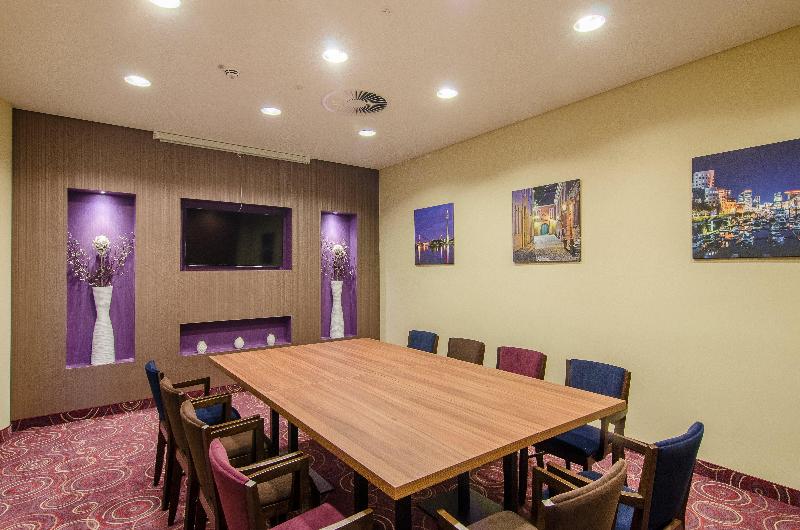 Premier Inn Düsseldorf City Centre - Toplantı