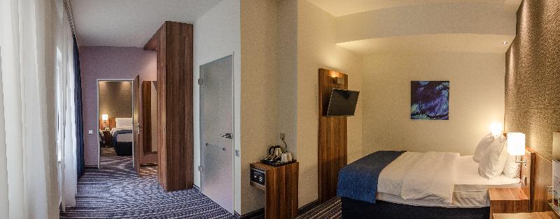 Premier Inn Düsseldorf City Centre - Oda