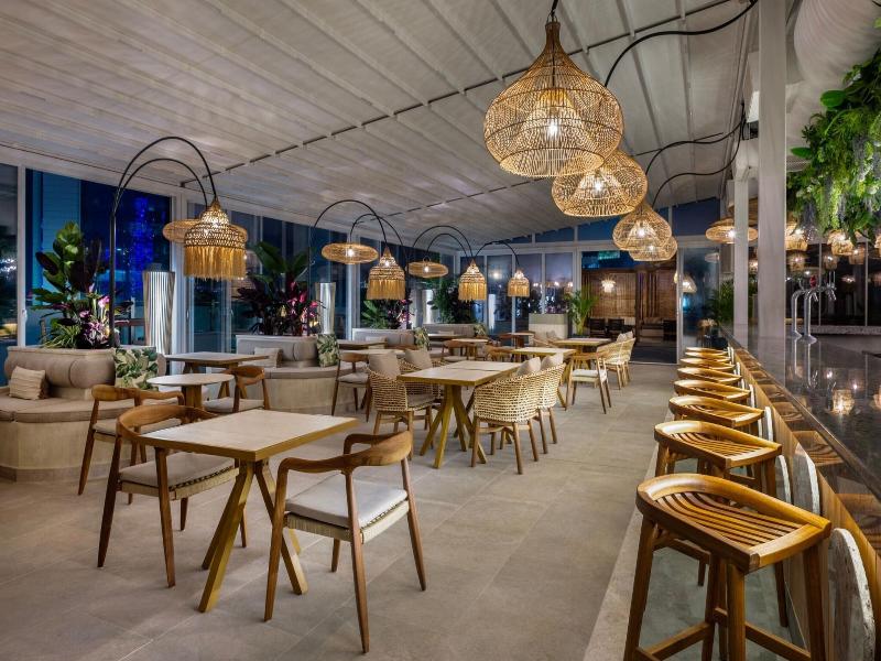 JW Marriott Marquis City Center - Bar