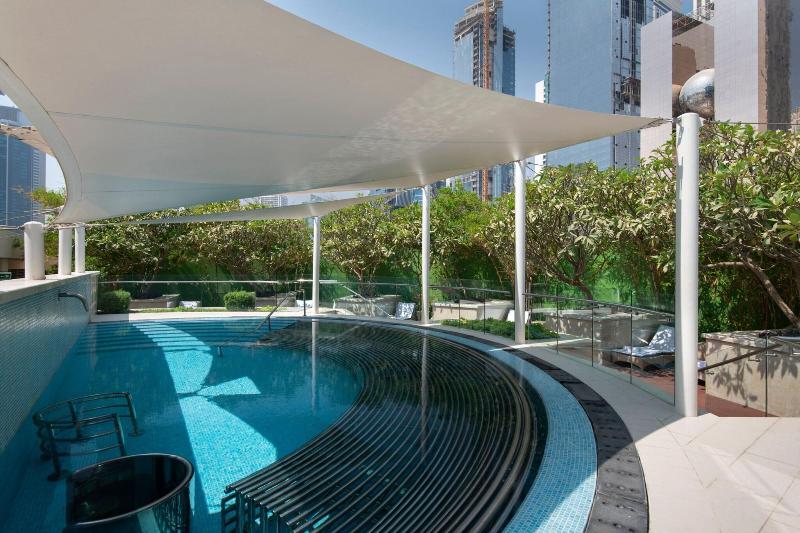 JW Marriott Marquis City Center - Havuz