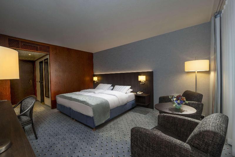 Maritim Hotel Bremen - Oda