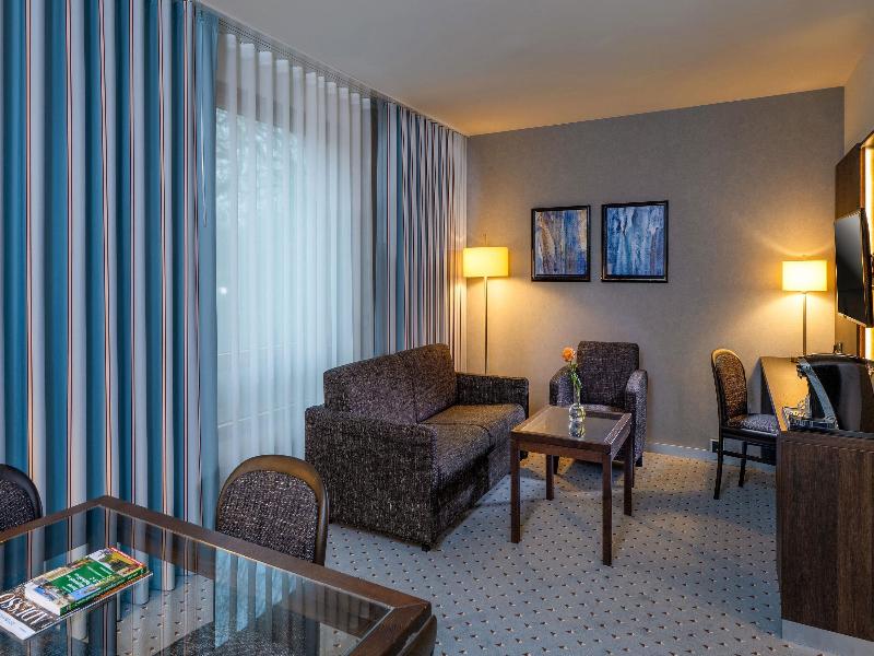 Maritim Hotel Bremen - Oda
