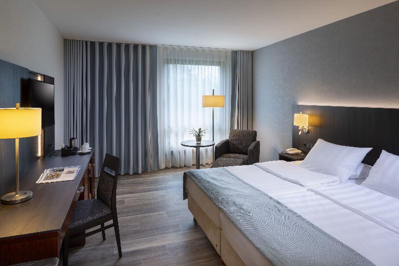Maritim Hotel Bremen - Oda