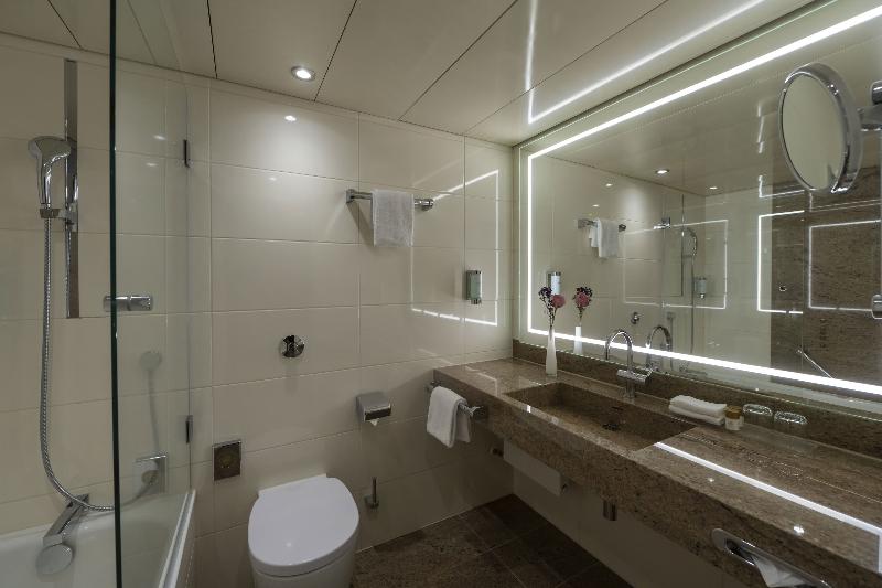 Maritim Hotel Bremen - Oda