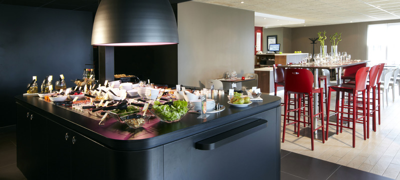 KYRIAD CHATEAUROUX - Saint Maur - Restoran