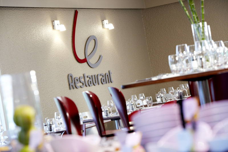 KYRIAD CHATEAUROUX - Saint Maur - Restoran