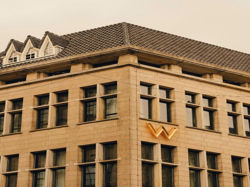 W Amsterdam - Genel