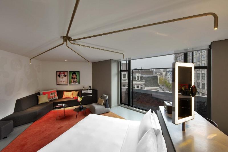 W Amsterdam - Oda