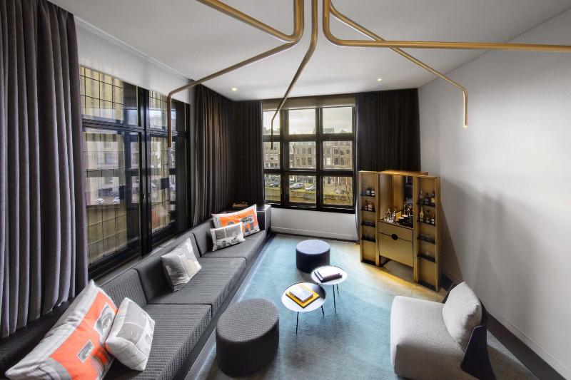 W Amsterdam - Oda