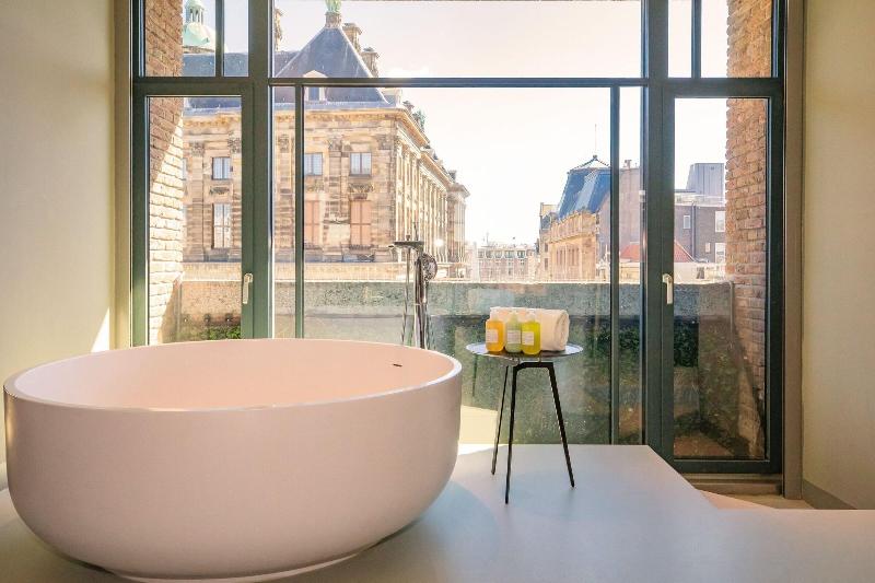 W Amsterdam - Oda