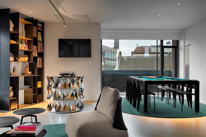 W Amsterdam - Oda