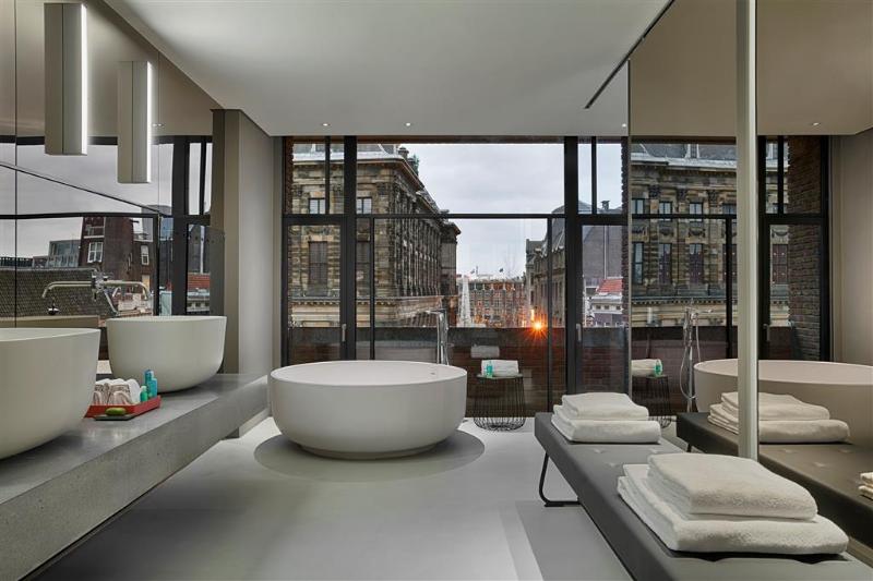 W Amsterdam - Oda