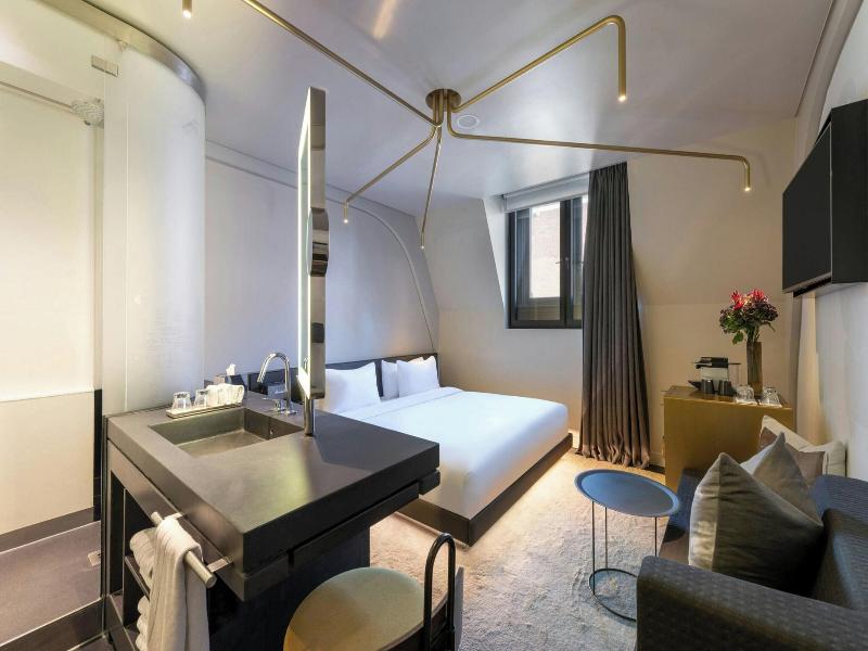W Amsterdam - Oda