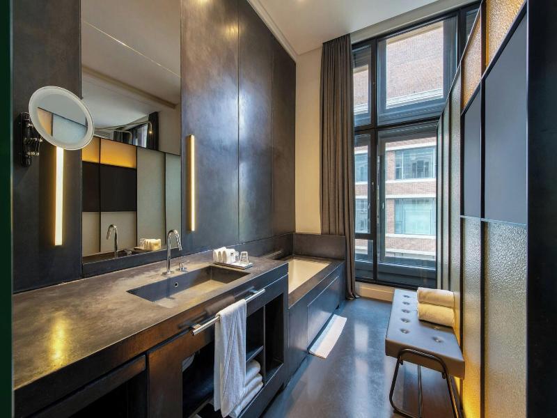 W Amsterdam - Oda