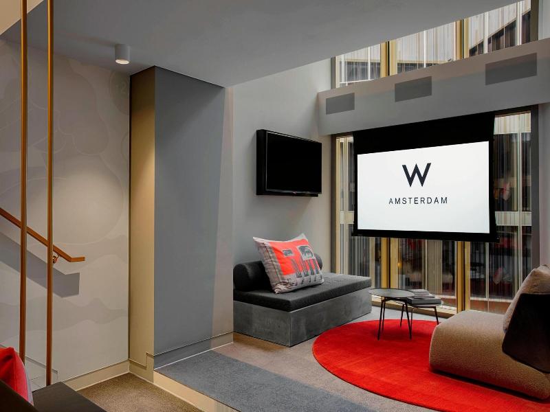 W Amsterdam - Oda