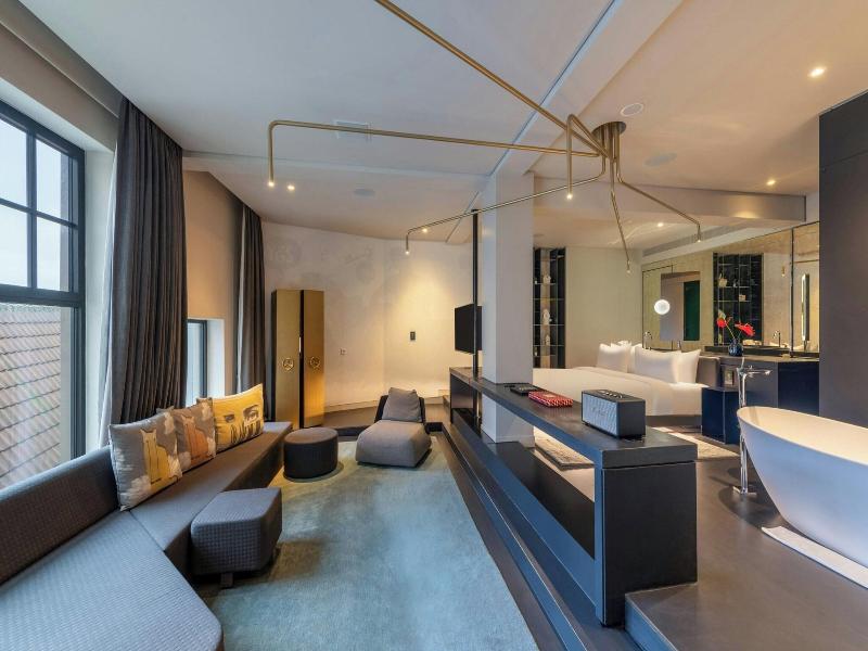 W Amsterdam - Oda