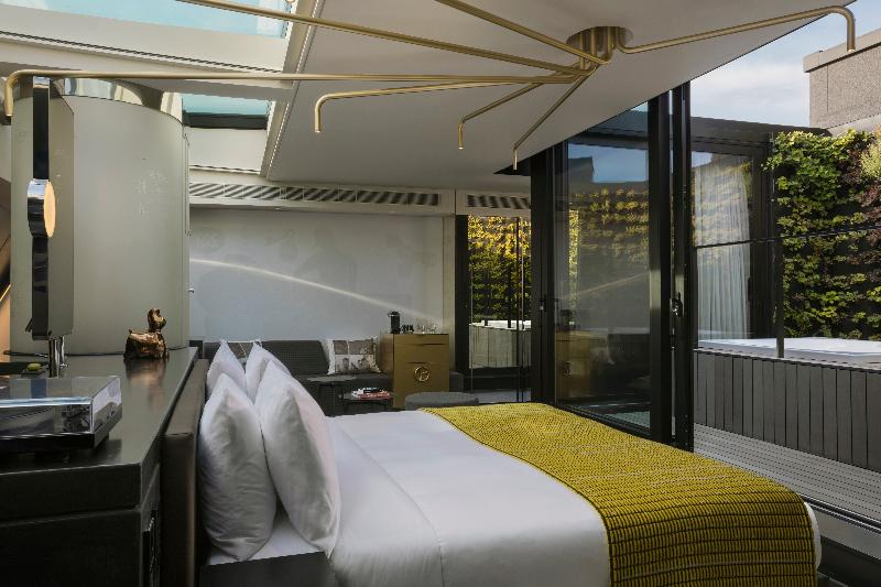 W Amsterdam - Oda