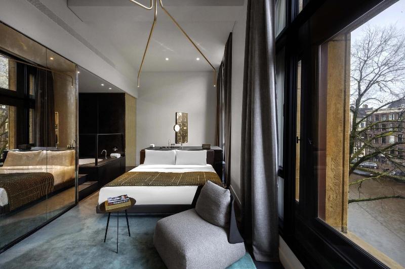 W Amsterdam - Oda