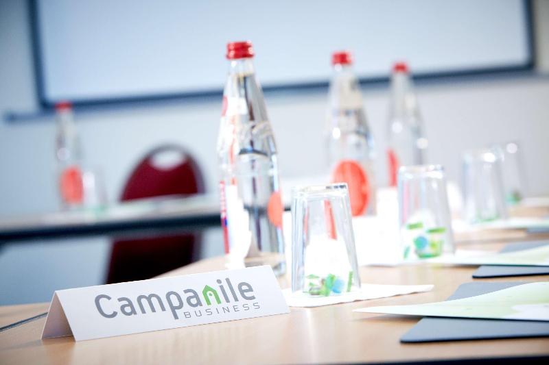 Campanile Orleans Nord - Saran - Toplantı