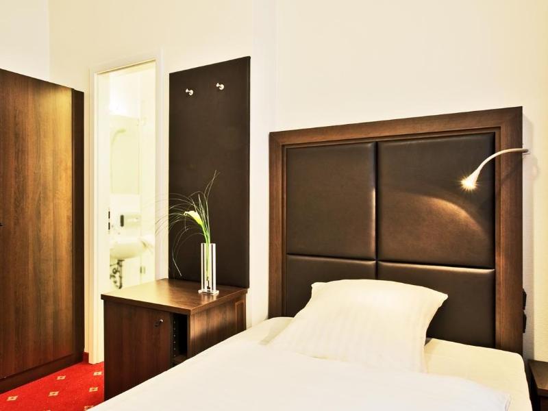 Centro National Frankfurt Trademark Collection - Oda