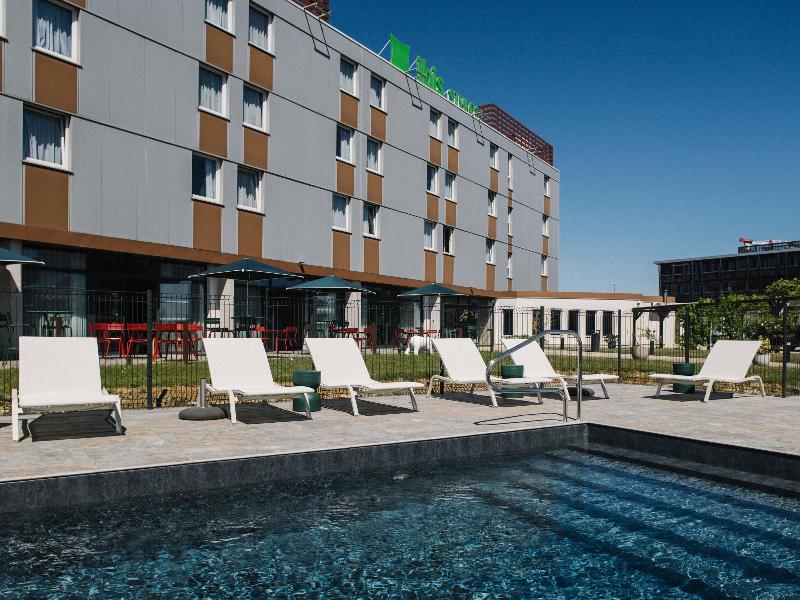Ibis Styles Dijon Nord Valmy - Havuz