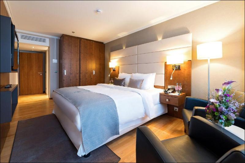 Crowne Plaza Frankfurt Congress Hotel - Oda